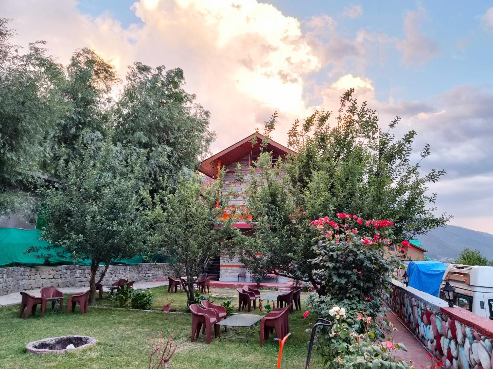 Melody Orchard Cottage Jagatsukh Bagian luar foto